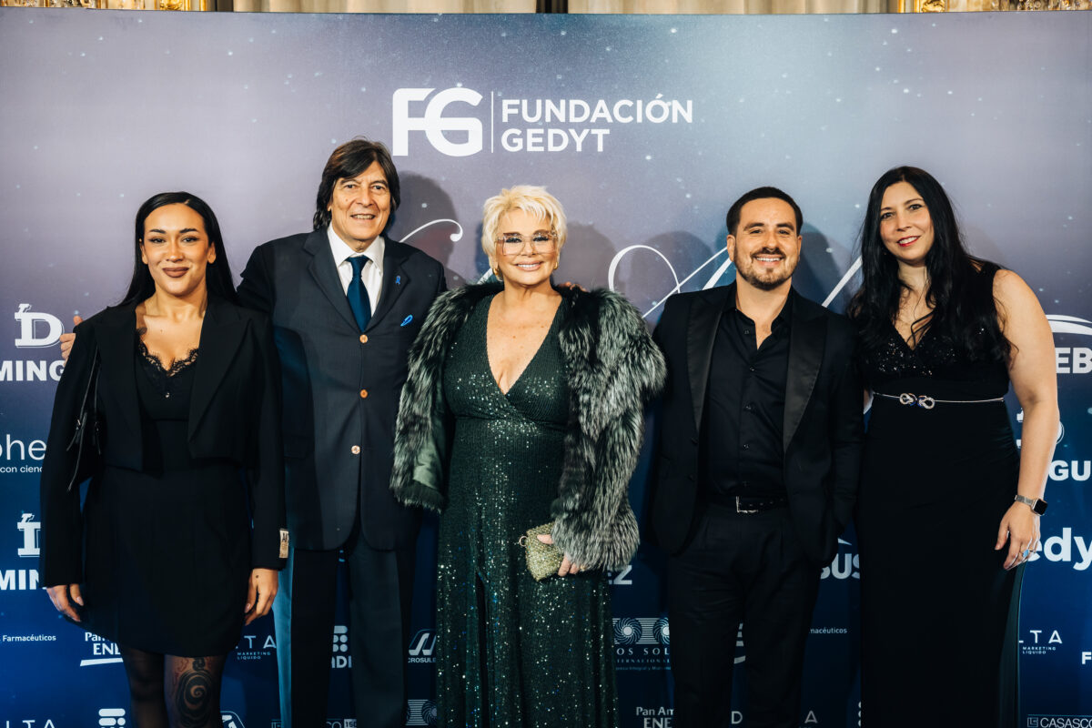 La Fundación Gedyt realizó su tradicional Noche Azul