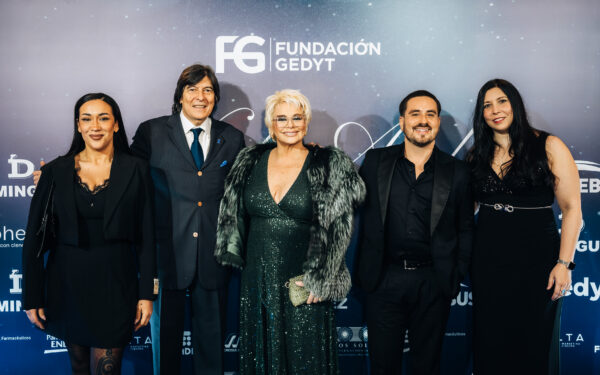 La Fundación Gedyt realizó su tradicional Noche Azul