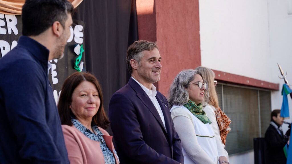Pilar reconoce a los maestros en su dí
