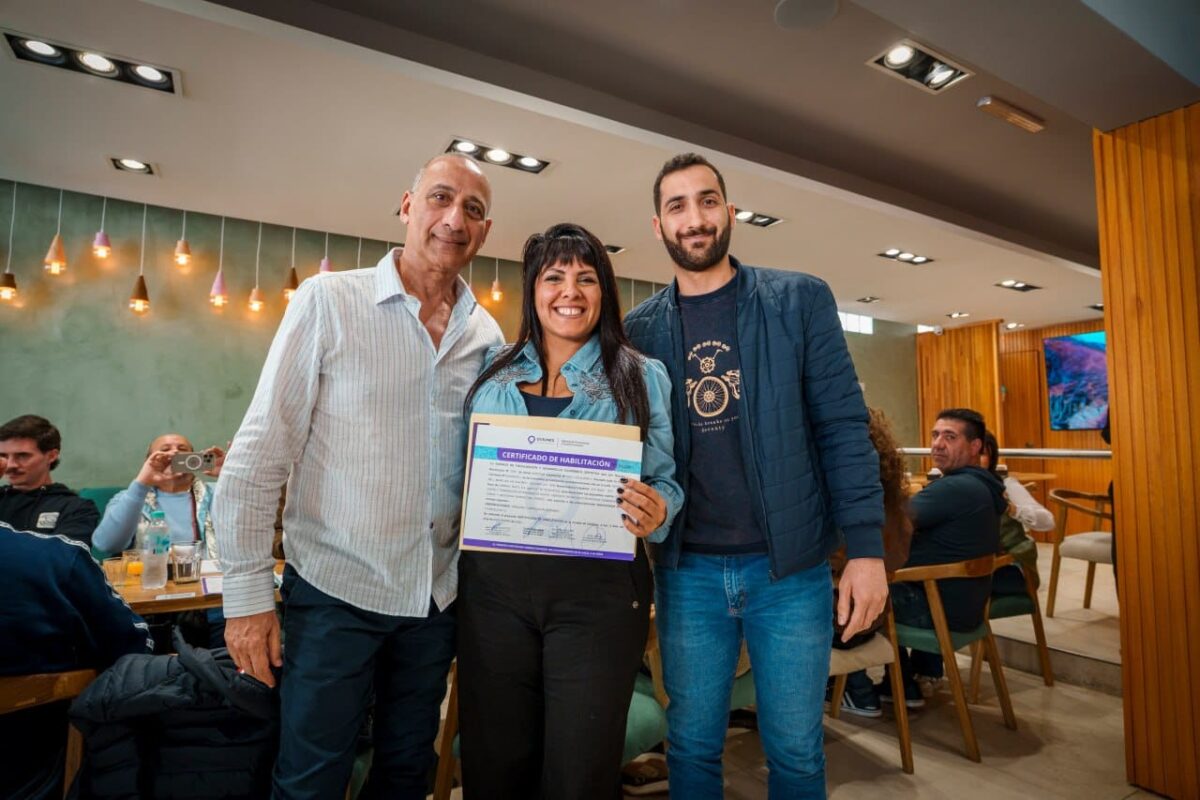 El MUNICIPIO DE QUILMES ENTREGÓ CERTIFICADOS DE HABILITACIÓN A 15 COMERCIOS DEL DISTRITO