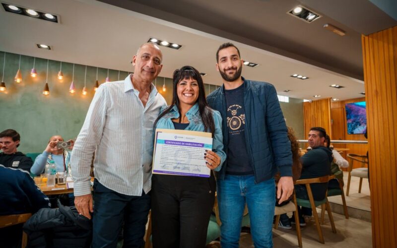 El MUNICIPIO DE QUILMES ENTREGÓ CERTIFICADOS DE HABILITACIÓN A 15 COMERCIOS DEL DISTRITO
